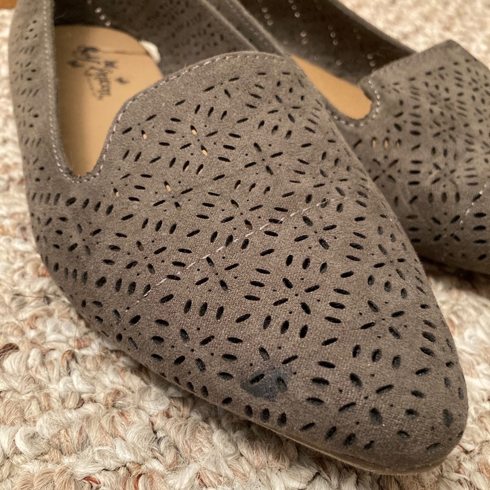 Flats - Picture 3 of 3